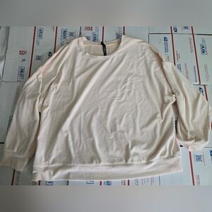 Torrid Cream Polyester Blend Garment, Size 2X (TO2)